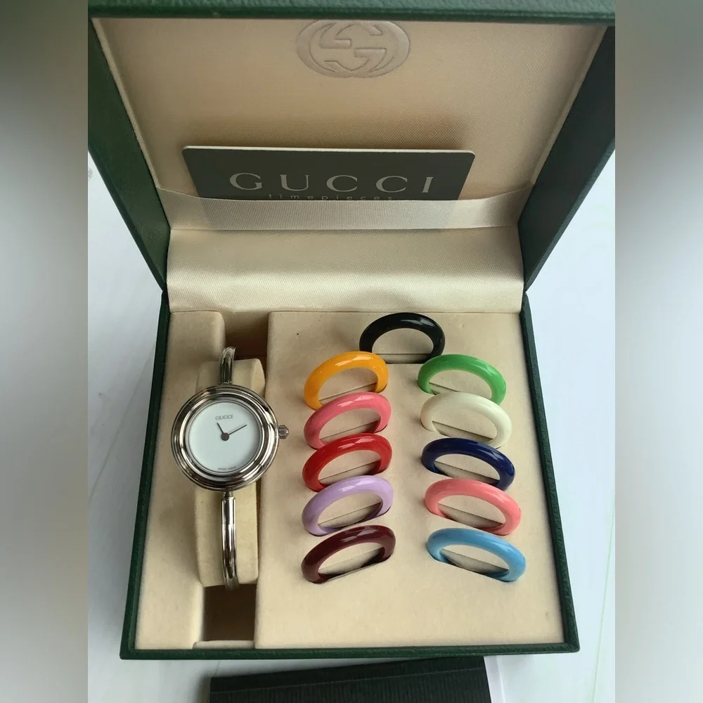 Gucci Silver Bangle Watch with Multicolor Interchangeable Bezels 💛🤍❤️